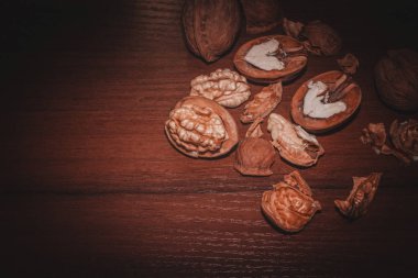 Ceviz. Beyin için vitaminler.