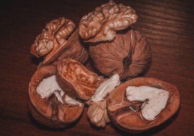 Ceviz. Beyin için vitaminler.