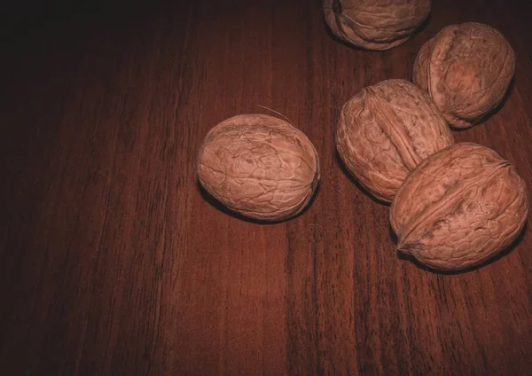 Ceviz. Beyin için vitaminler.