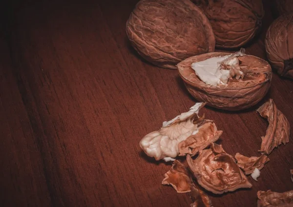 Ceviz. Beyin için vitaminler.