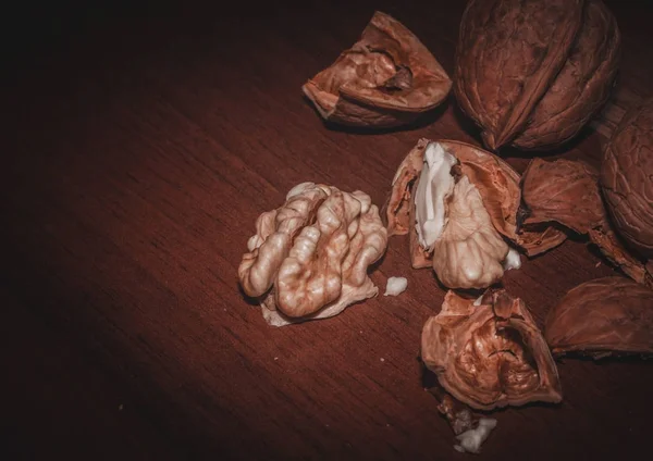 Ceviz. Beyin için vitaminler.