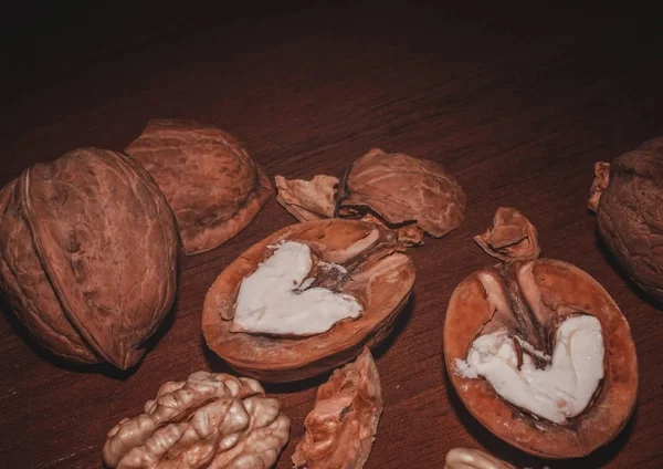 Ceviz. Beyin için vitaminler.