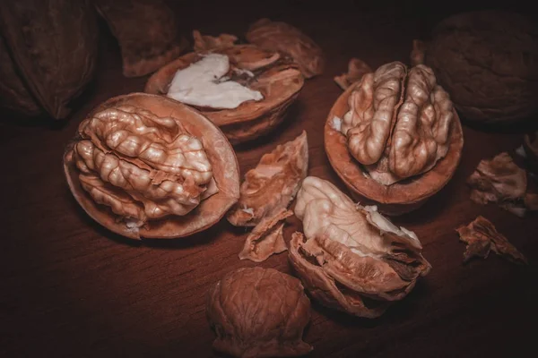 Ceviz. Beyin için vitaminler.