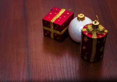 Bir kartpostal ile Noel oyuncaklar için şablon. arka plan.