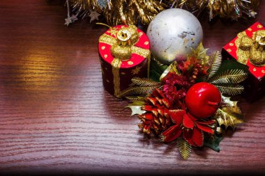 Bir kartpostal ile Noel oyuncaklar için şablon. arka plan.