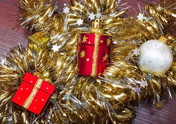 Bir kartpostal ile Noel oyuncaklar için şablon. arka plan.