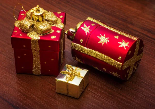 Bir kartpostal ile Noel oyuncaklar için şablon. arka plan.