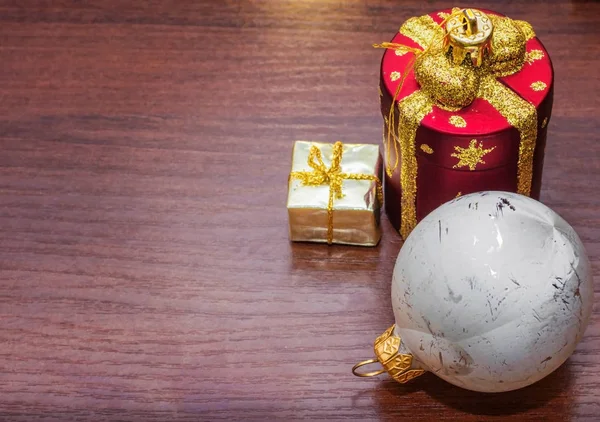 Bir kartpostal ile Noel oyuncaklar için şablon. arka plan.