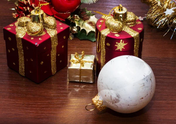 Bir kartpostal ile Noel oyuncaklar için şablon. arka plan.