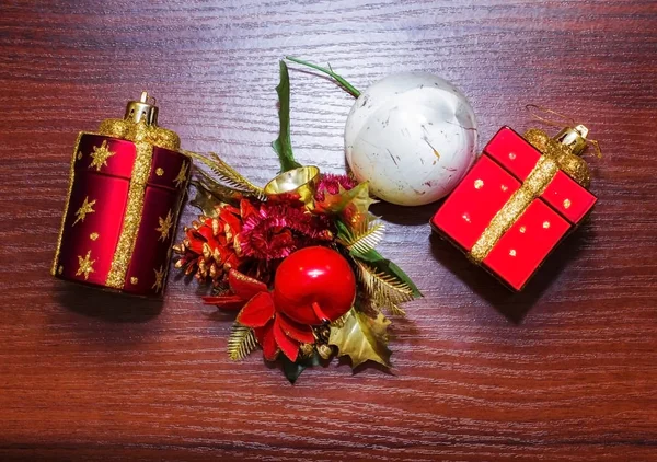 Bir kartpostal ile Noel oyuncaklar için şablon. arka plan.