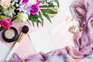 Kadın aksesuarları ile güzel sopa