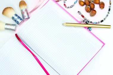 Kadın güzelliğinin öğelerle güzel defter