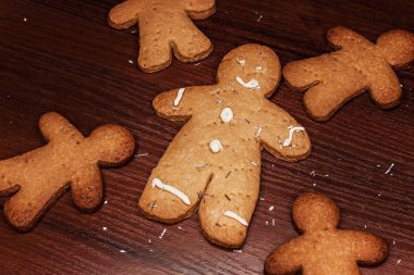 Bir çerez çocuk, tatil için lezzetli bir dekorasyon.