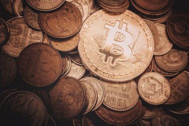 Altın Bitcoin ve birçok eski paralar