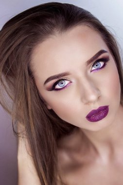 Esmer için profesyonel makyaj