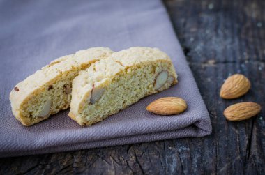 ev yapımı Badem Çerezler