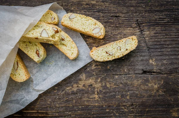 Biscoitos caseiros de amêndoa — Fotografia de Stock