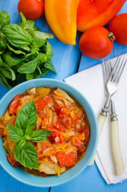 İtalyan peperonata: kavrulmuş dolmalık biber