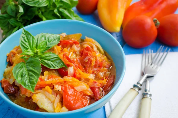 İtalyan peperonata: kavrulmuş dolmalık biber