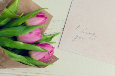 Buket Pembe Lale ile notlar ı Love You