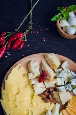 Lezzetli meze. Peynir tabağı.