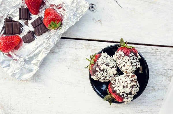 딸기 초콜릿으로 덮여 — 스톡 사진