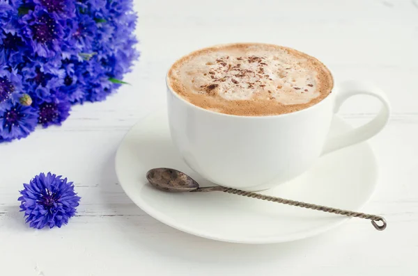 Cup of cappuccino coffee — Stock Photo, Image