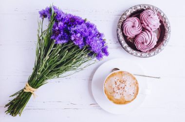 Zephyr ile birlikte cappuccino kahve