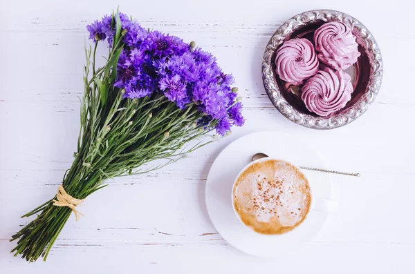 Zephyr with cup of cappuccino coffee — Stock Photo, Image