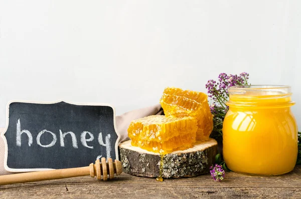 Peteğin ve bal ile cam aranjman