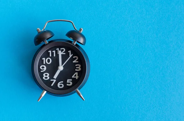 Wecker mit sieben Uhr — Stockfoto