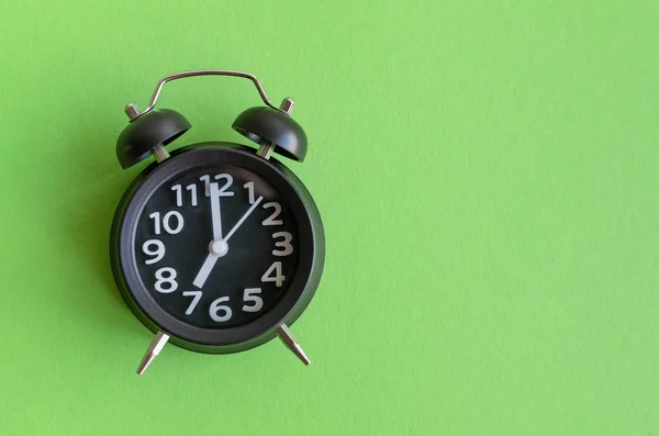 Wecker mit sieben Uhr — Stockfoto