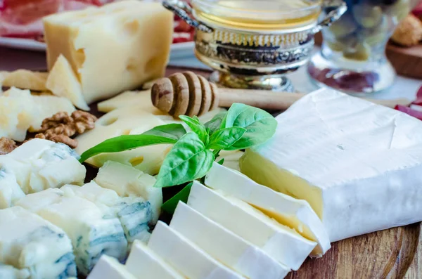 Farklı tipteki Peynir tabağı