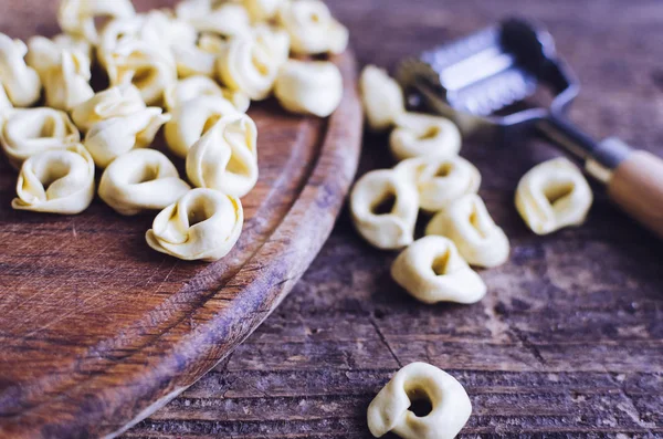 Tortellini italien fraîchement préparé — Photo