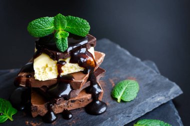 çikolata bar yığını