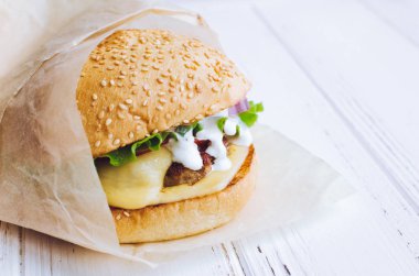 Geleneksel Amerikan çizburger