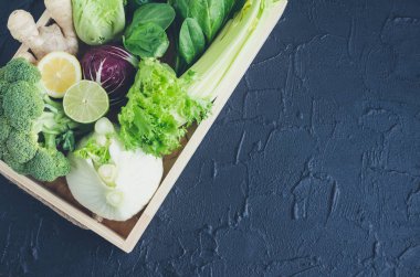 Çeşitli yeşil sebzeler