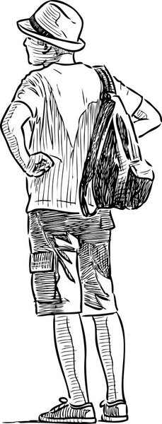 Одинокий турист ждет
