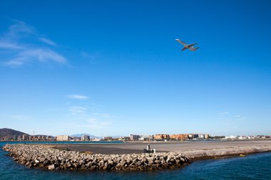 Cebelitarık Havaalanı pist uçak ile