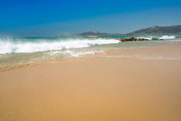 Vindpinade Tarifa Beach, Spanien — Stockfoto