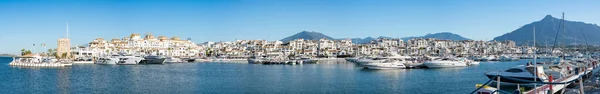 Puerto Banus yüksek çözünürlüklü panoramik görüntüsü