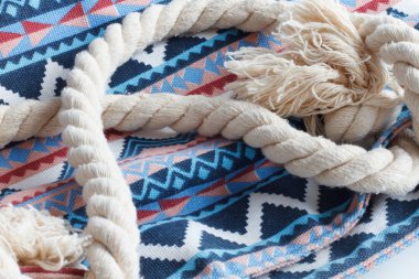 Renkli kumaş dokusu, kalın ip.