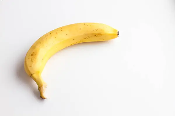 Banana isolated on white background. One banana on a white background. — Stock Photo, Image