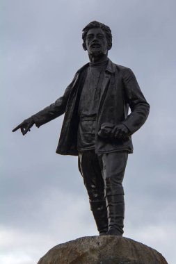 Yekaterinburg (Rusya) şehir merkezindeki ünlü devrimci Jacob Sverdlov anıtı. Daha önce şehrin adı Sverdlovsk 'tu..