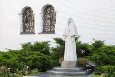 Büyük Düşes Elizabeth Feodorovna 'nın Moskova' daki manastırdaki heykeli.
