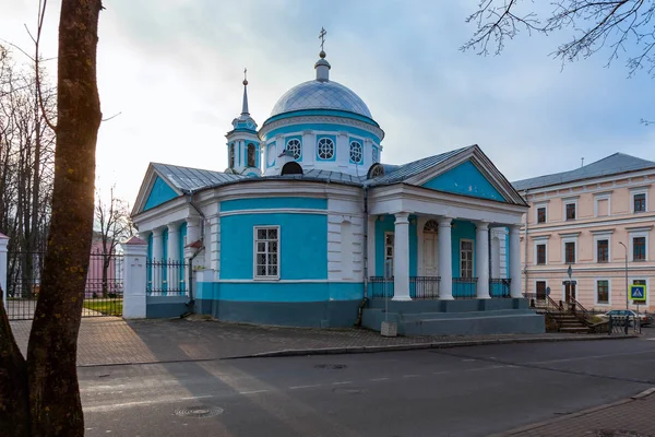 Orthodoxe Kirche Blauer Farbe Mit Weißen Säulen Und Anderen Ornamentalen — Stockfoto