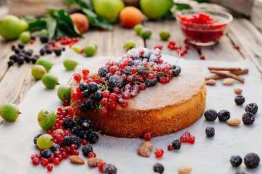 Bisküvi orman meyveleri ile hazırlanması süreci.