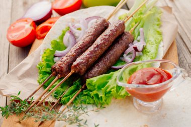 Doğu mutfağı. Şiş kebap, pide gyros lyulya-kebap, shaverma