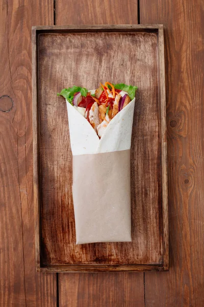 Shawarma bir tepsi. 