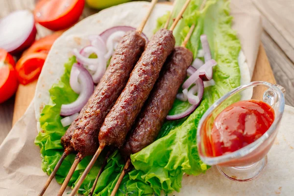 Doğu mutfağı. Şiş kebap, pide gyros lyulya-kebap, shaverma